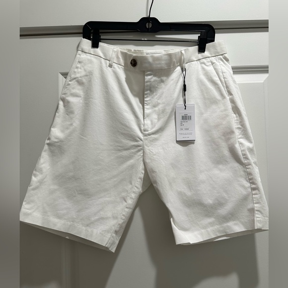 REISS WICKET MODERN FIT COTTON BLEND CHINO SHORTS 
COLOR: WHITE - Picture 2 of 3